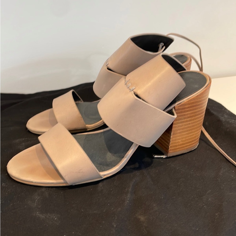 Rebecca minkoff sandal size 8